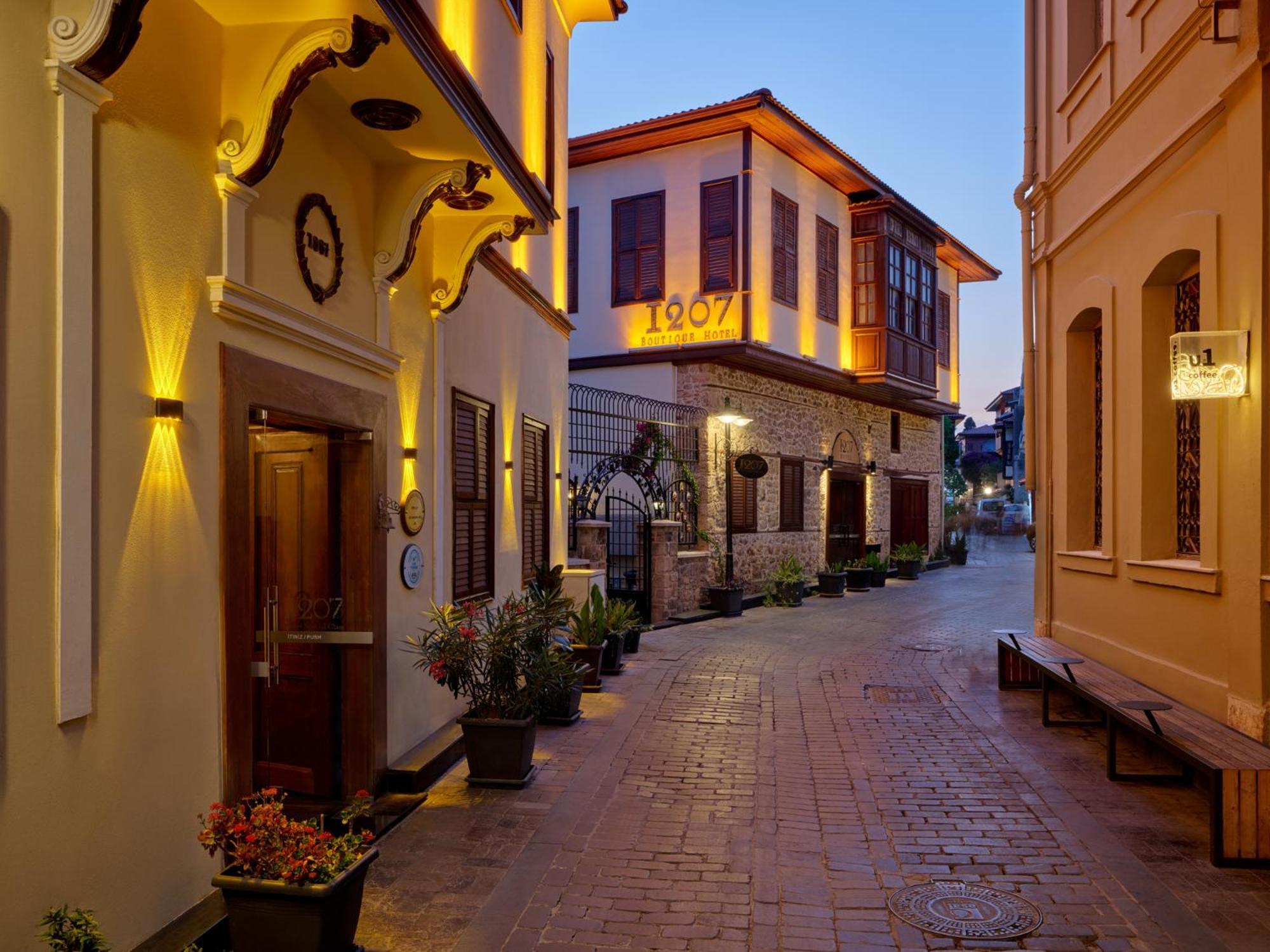 1207 Special Class Hotel