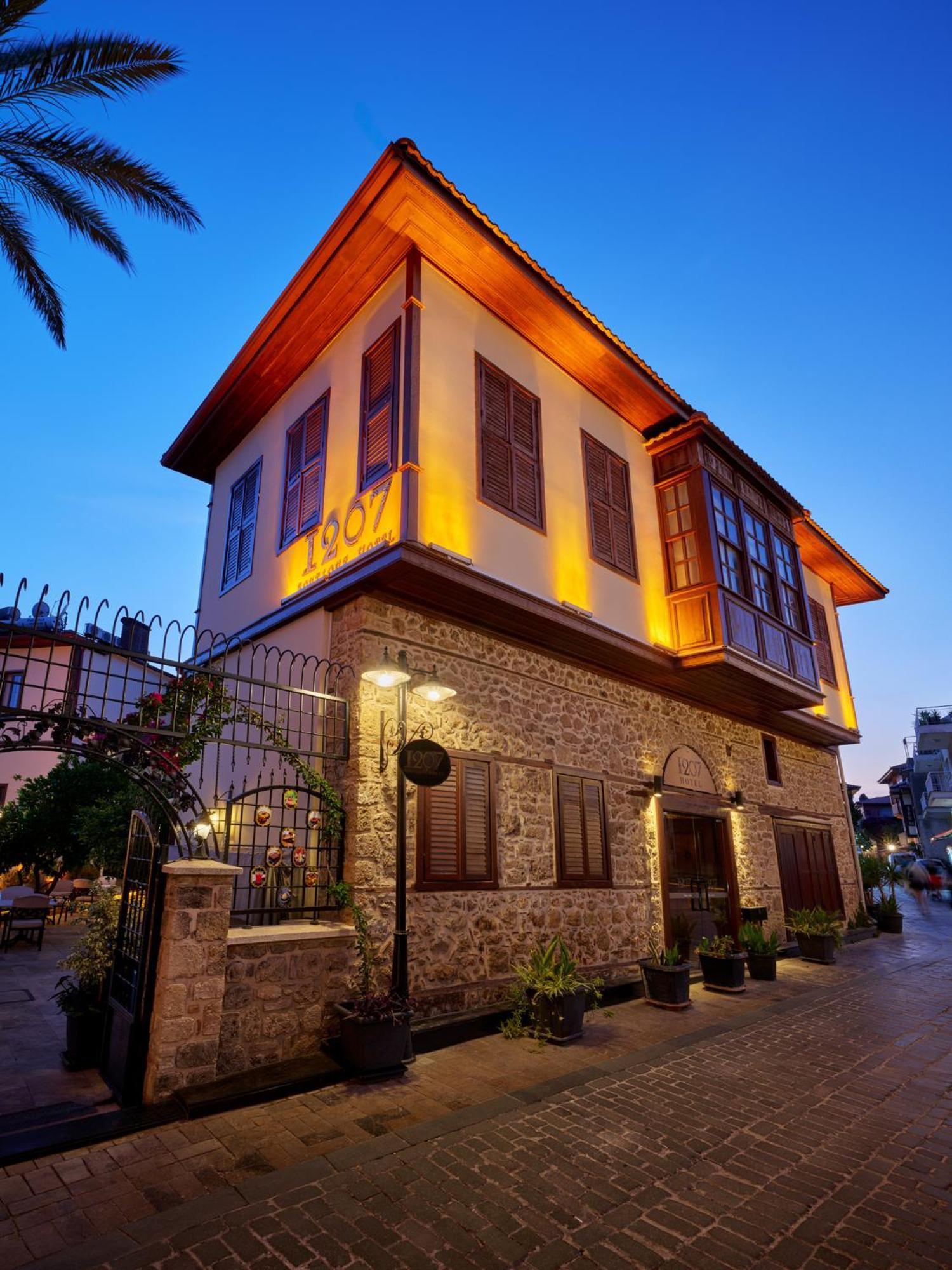 1207 Special Class Hotel 3*