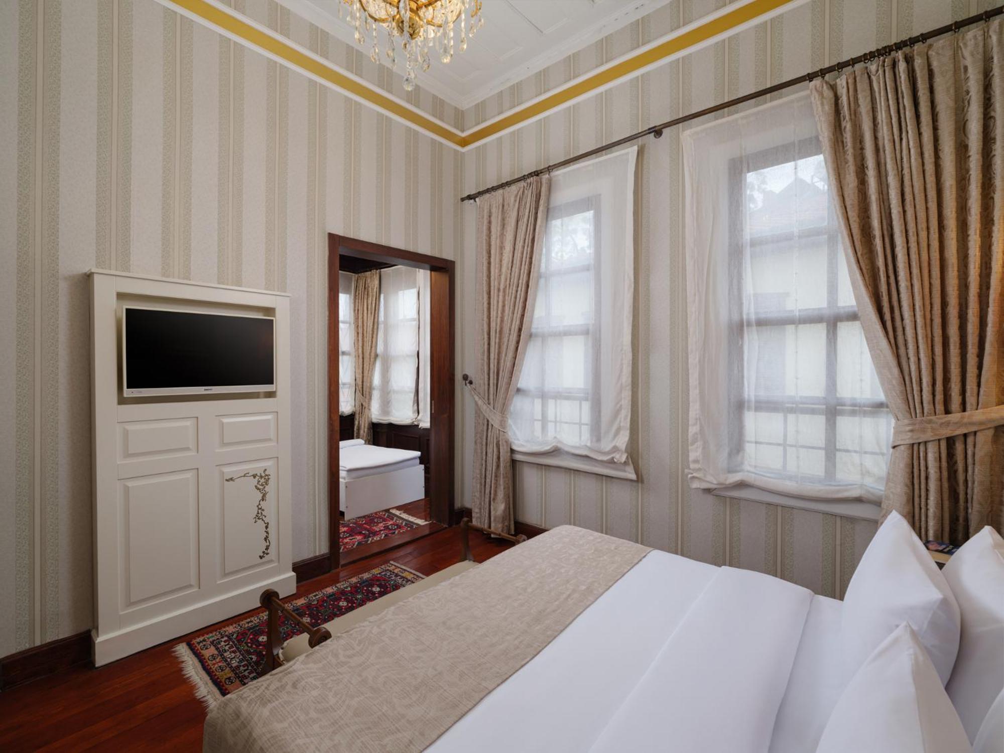 1207 Special Class Hotel